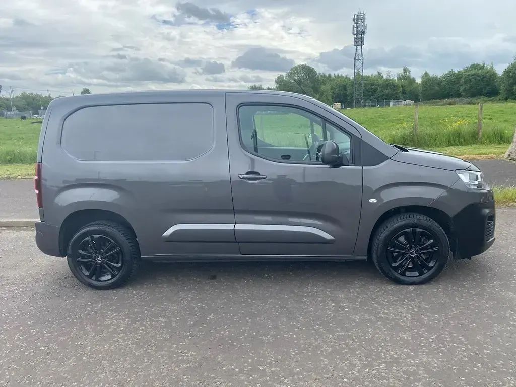 Used Citroën e-Berlingo 130 HP (95 kW) 2020 Grey Van