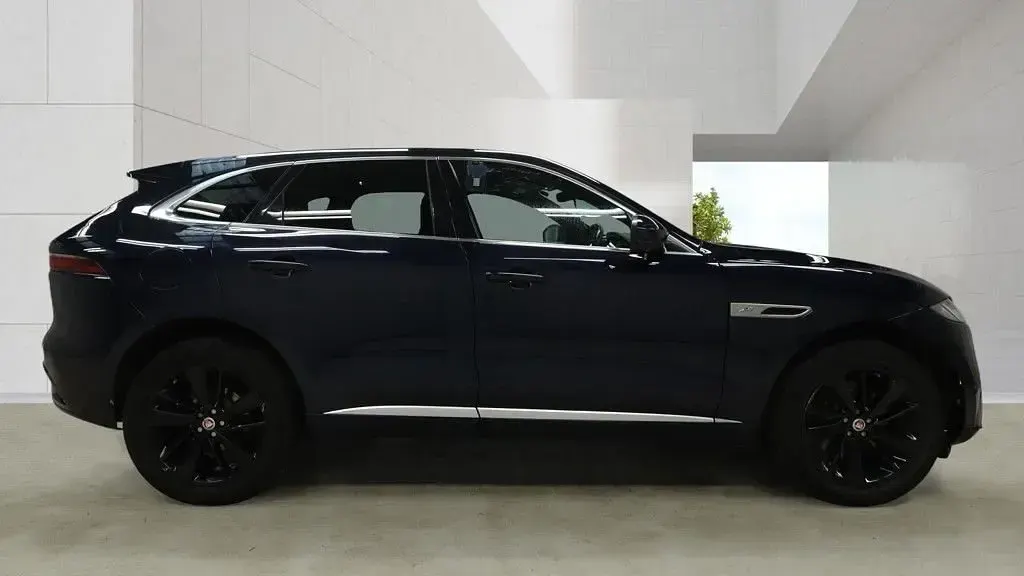 Used Jaguar F-Pace R-Dynamic 404 HP (297 kW) 2021 Blue SUV