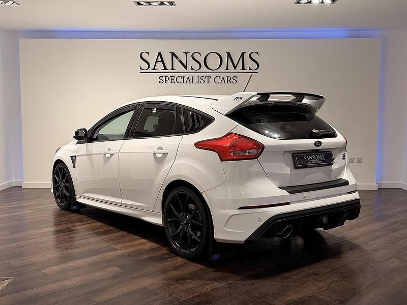 Used Ford Focus RS 350 HP (257 kW) 2017 White Hatchback