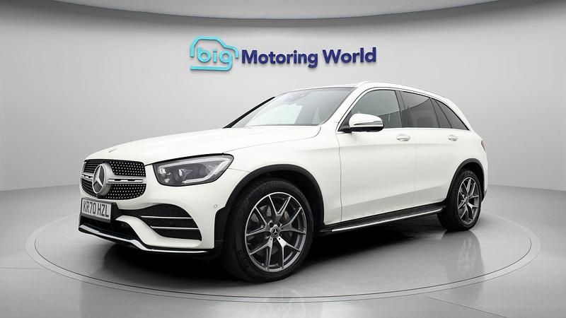 Used Mercedes GLC300 AMG line 241 HP (177 kW) 2020 White SUV