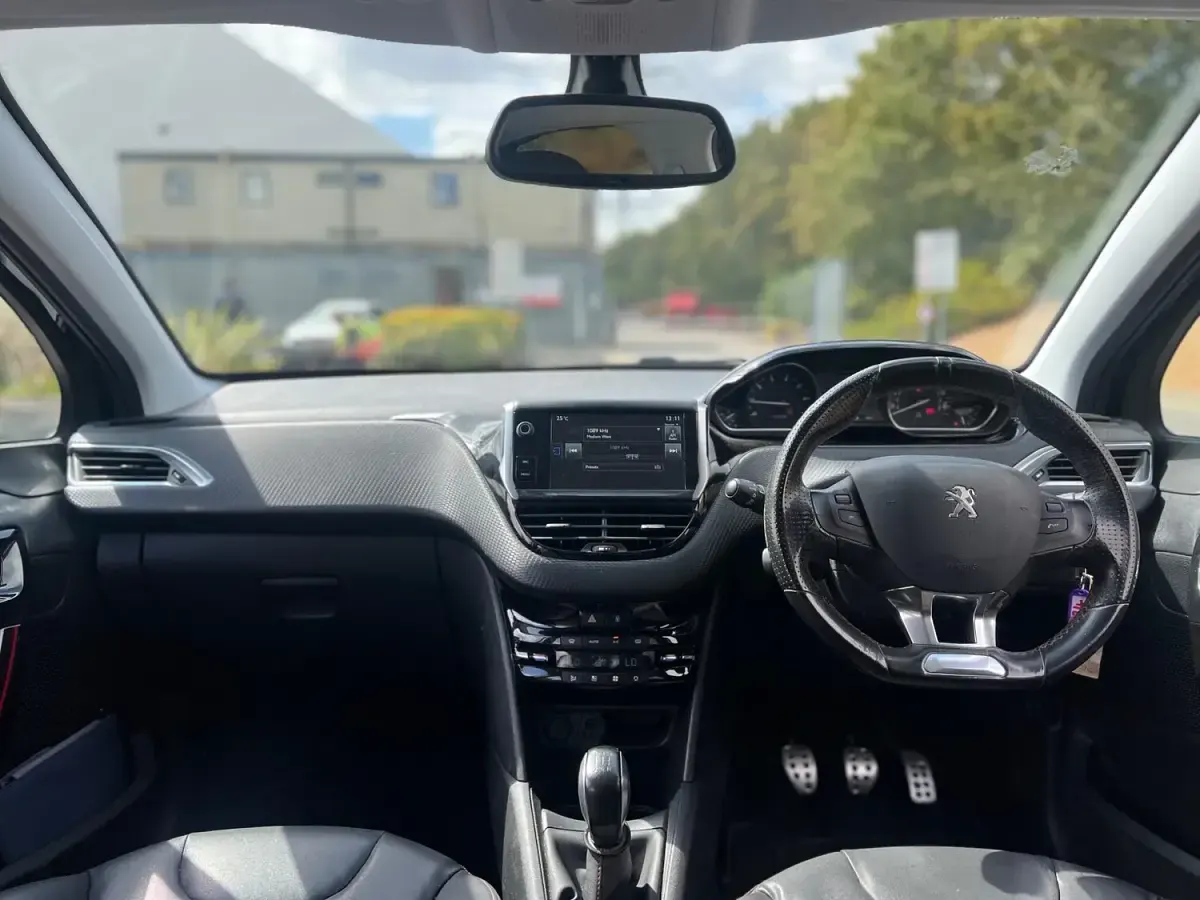 Used Peugeot 208 GT-line 108 HP (79 kW) 2015 Blue Hatchback
