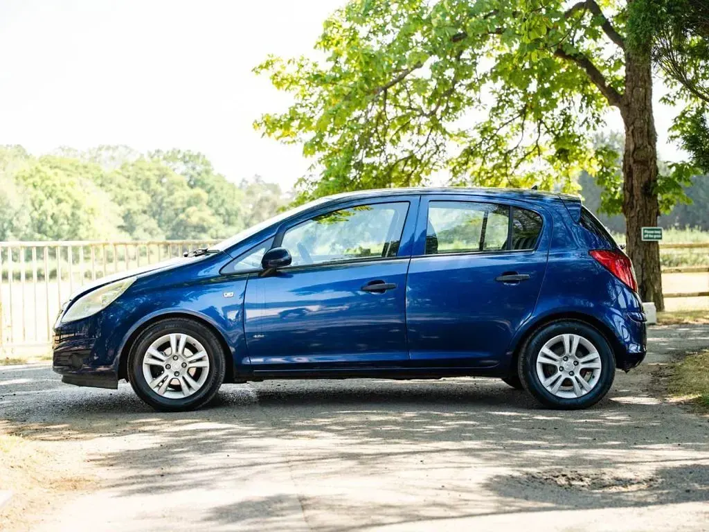 Used Vauxhall Corsa Active 79 HP (58 kW) 2008 Blue Hatchback