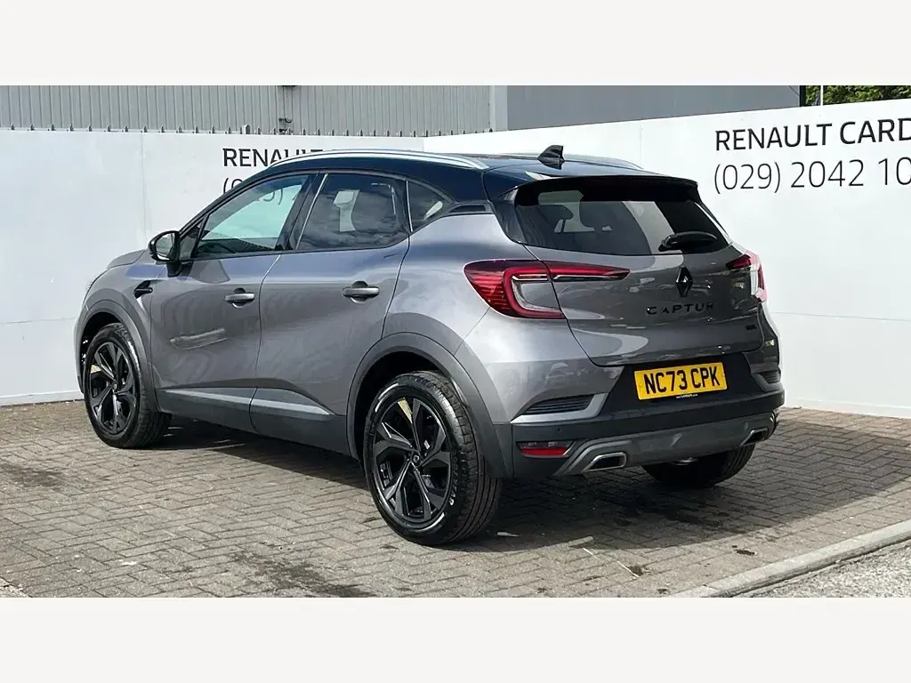 Usado Renault Captur Engineered 142 CV (104 kW) 2024 Gris SUV