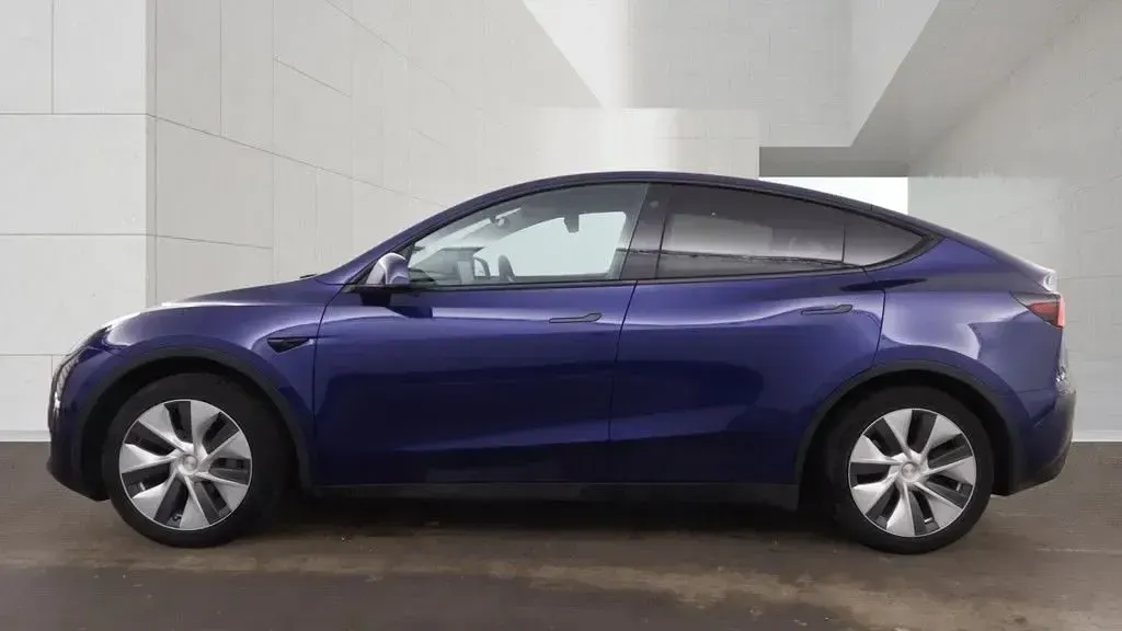 Used Tesla Model Y RWD 219 kW (299 HP) 2023 Blue SUV