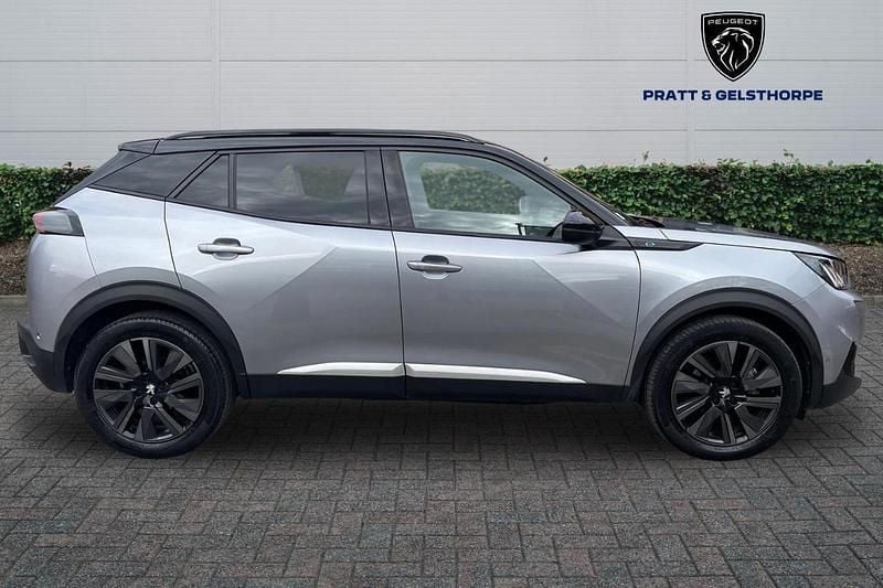 Second-hand Peugeot e-2008 Premium 98 kW (134 CP) 2022 Gri SUV
