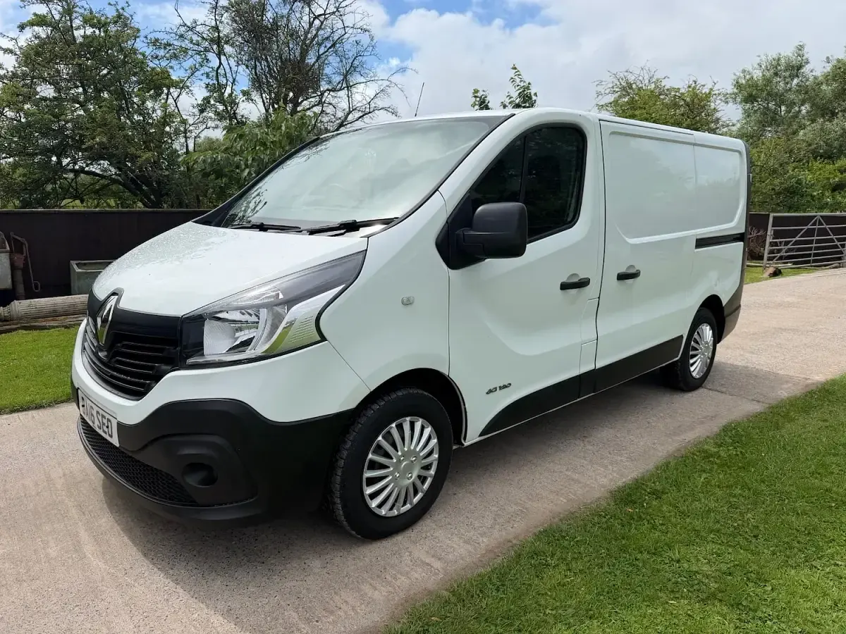 Used Renault Trafic Business 2016 White MPV