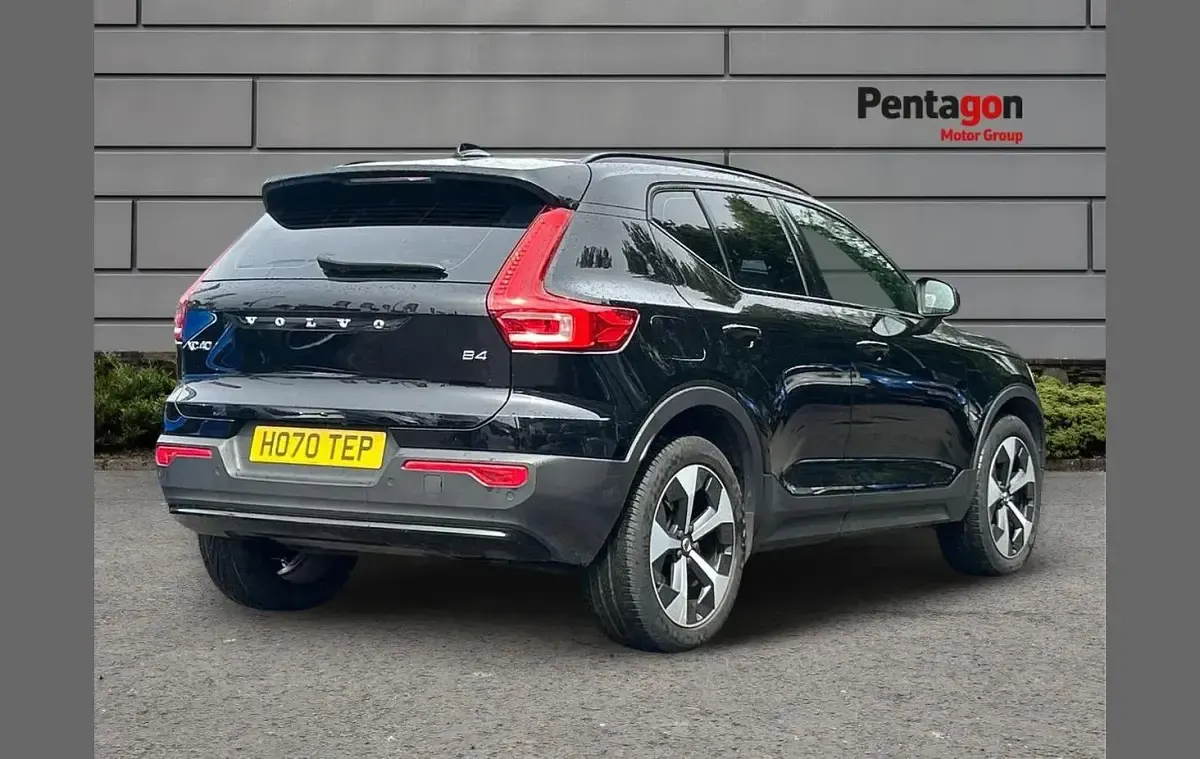 Used Volvo XC40 Plus 194 HP (142 kW) 2024 Black SUV