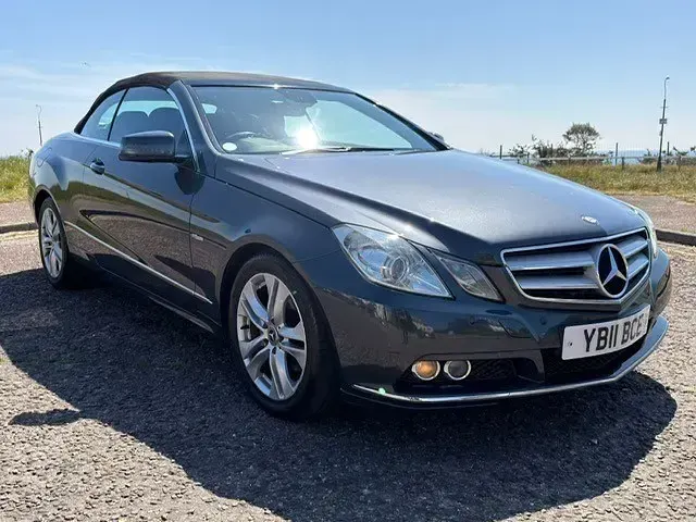 Gebraucht Mercedes E220 SE 2011 Grau Cabrio