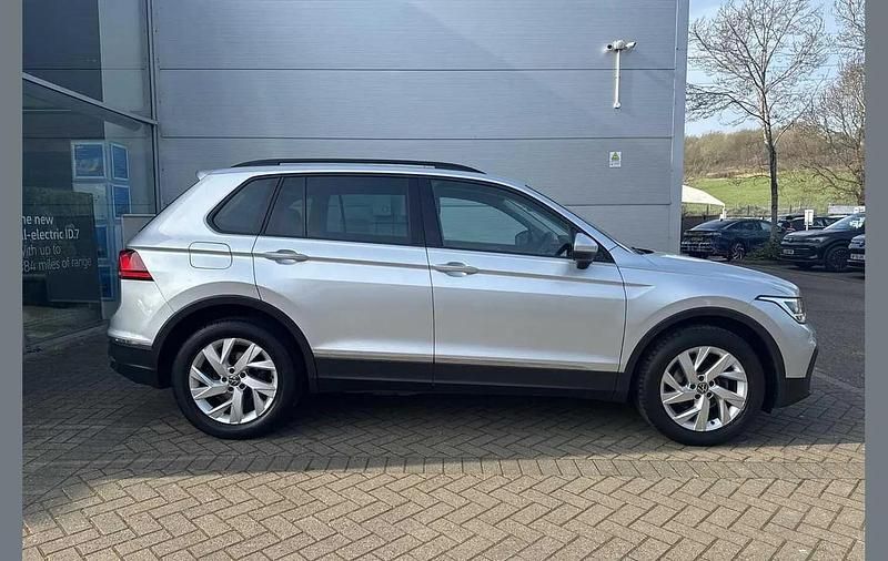 Used VW Tiguan Life 150 HP (110 kW) 2022 Silver SUV