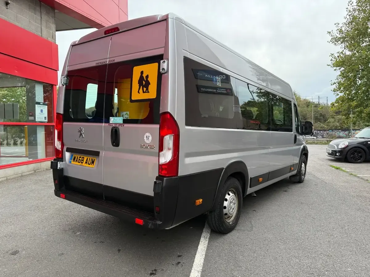 Used Peugeot Boxer 130 HP (95 kW) 2018 Silver Van