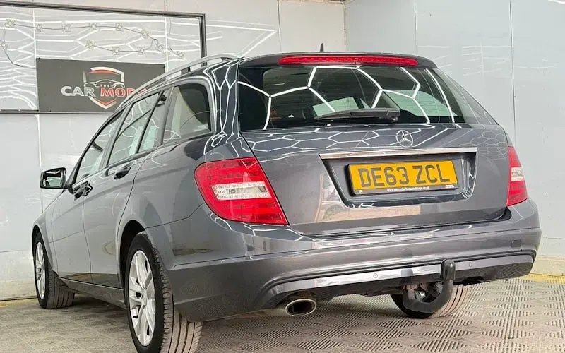 Used Mercedes C180 Executive 156 HP (114 kW) 2013 Grey Estate