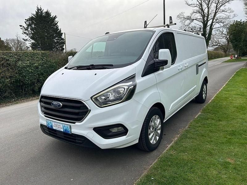 Used Ford Transit Custom Limited 170 HP (125 kW) 2019 White Van