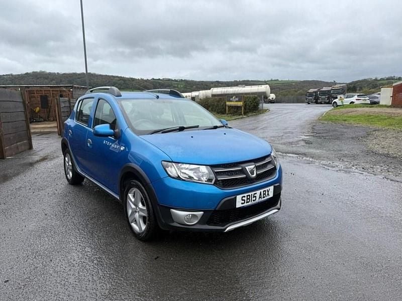 Blue Used 2015 Dacia Sandero Lauréate Hatchback | £4,995 (Fair price) - Image 1/4