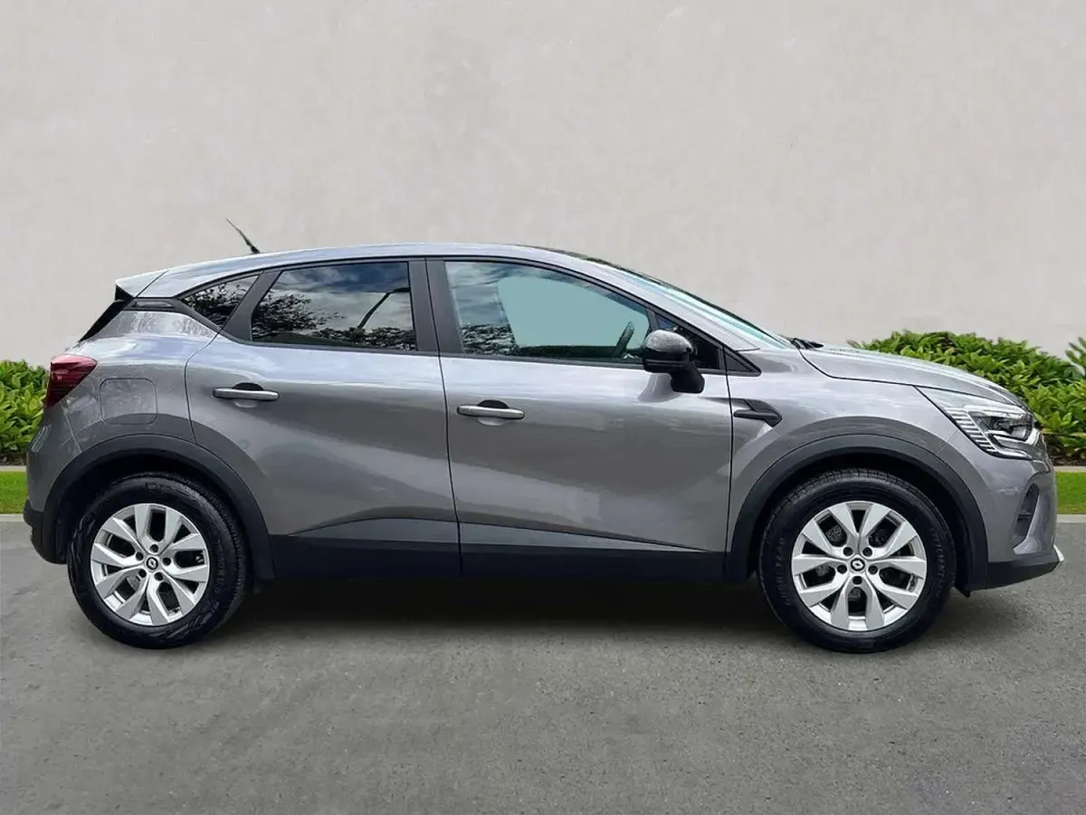 Used Renault Captur Iconic 145 HP (106 kW) 2022 Grey SUV