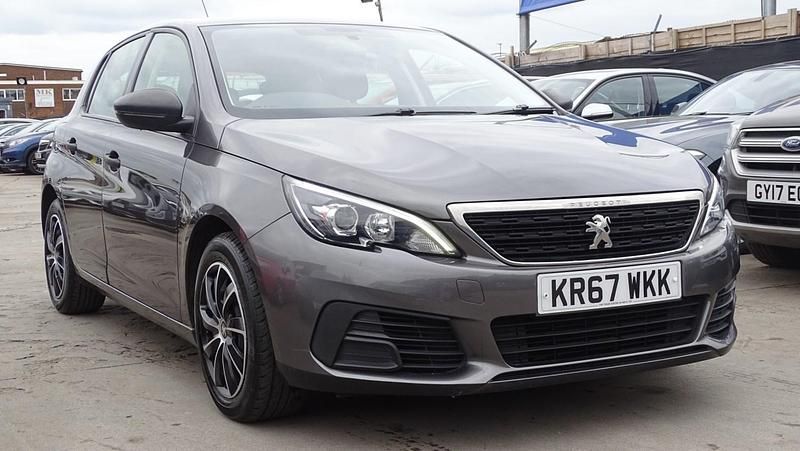 Used Peugeot 308 Access 100 HP (73 kW) 2017 Grey Hatchback