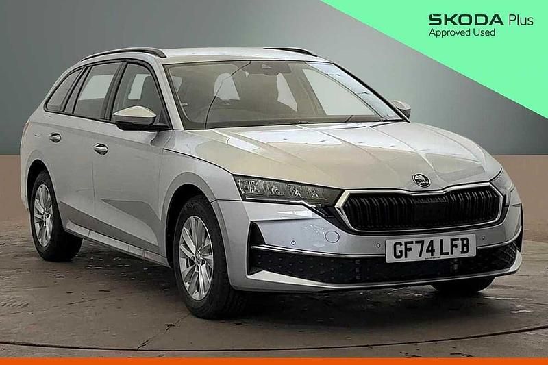 Silver New 2024 Skoda Octavia SE Technology Estate | £24,900 (Fair price) - Image 1/4