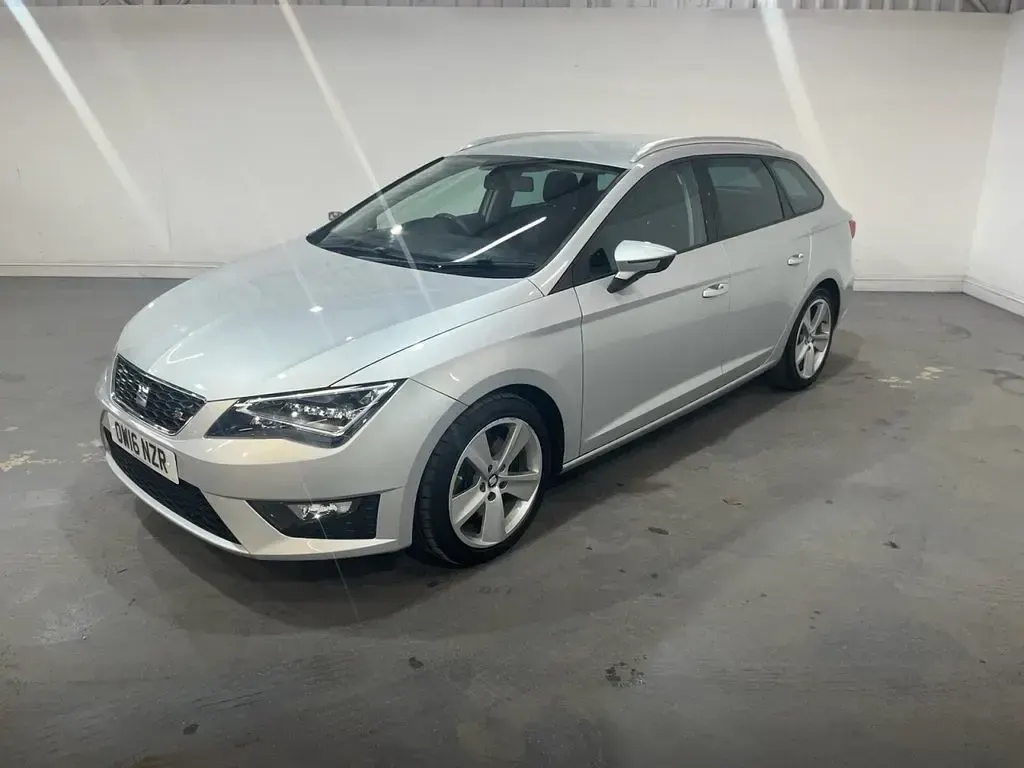 Used Seat Leon FR Sport 184 HP (135 kW) 2016 Silver Estate