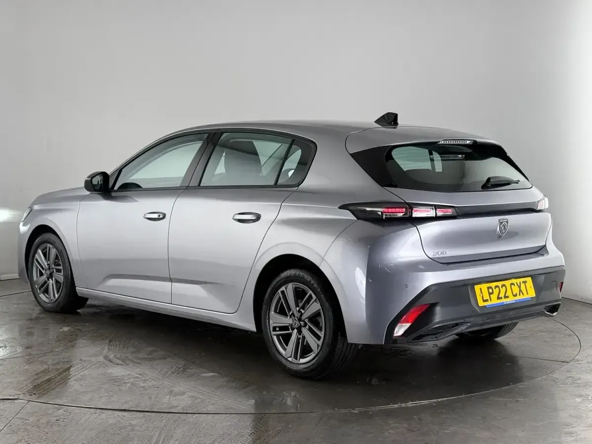 Second-hand Peugeot 308 Active Premium 131 CP (96 kW) 2022 Gri Hatchback