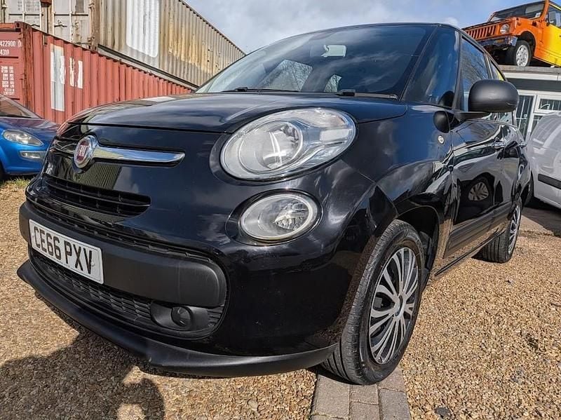 Used Fiat 500L Pop 95 HP (69 kW) 2016 Black MPV