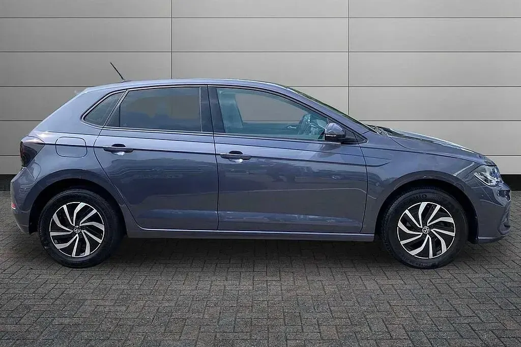 Used VW Polo Life 95 HP (69 kW) 2024 Grey Hatchback
