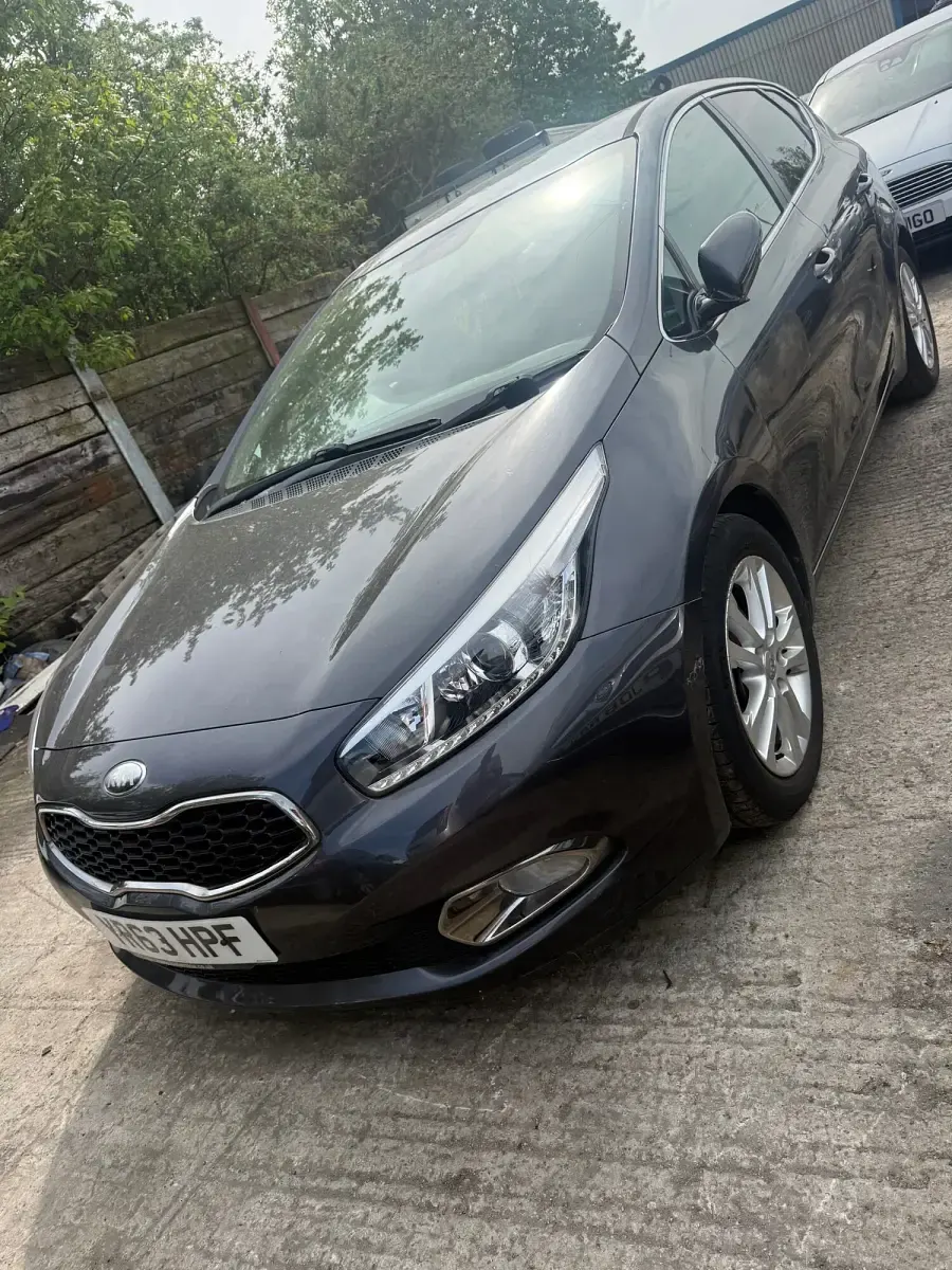 Used Kia Ceed 98 HP (72 kW) 2013 Silver Hatchback