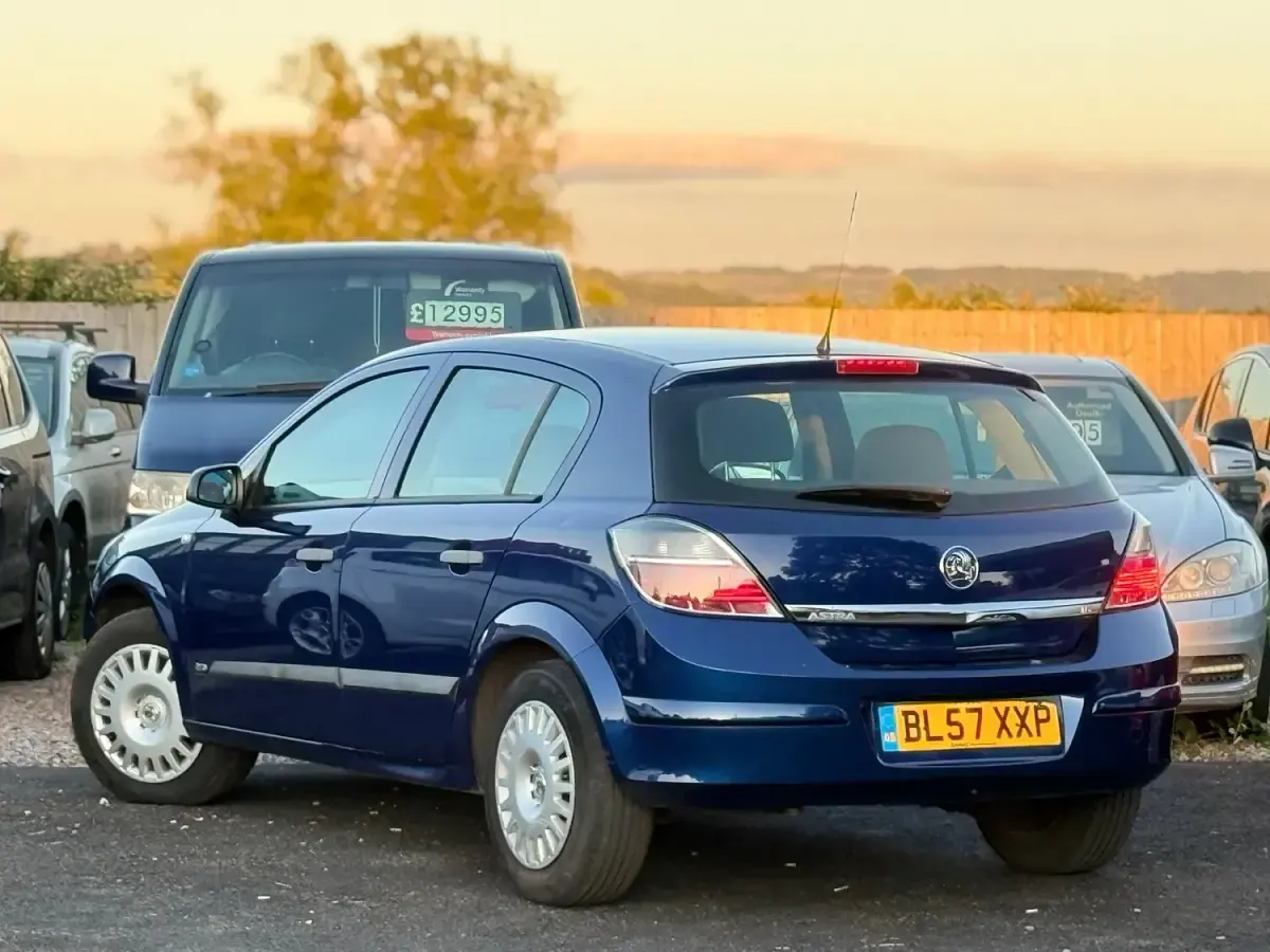 Used Vauxhall Astra 2008 Blue Hatchback