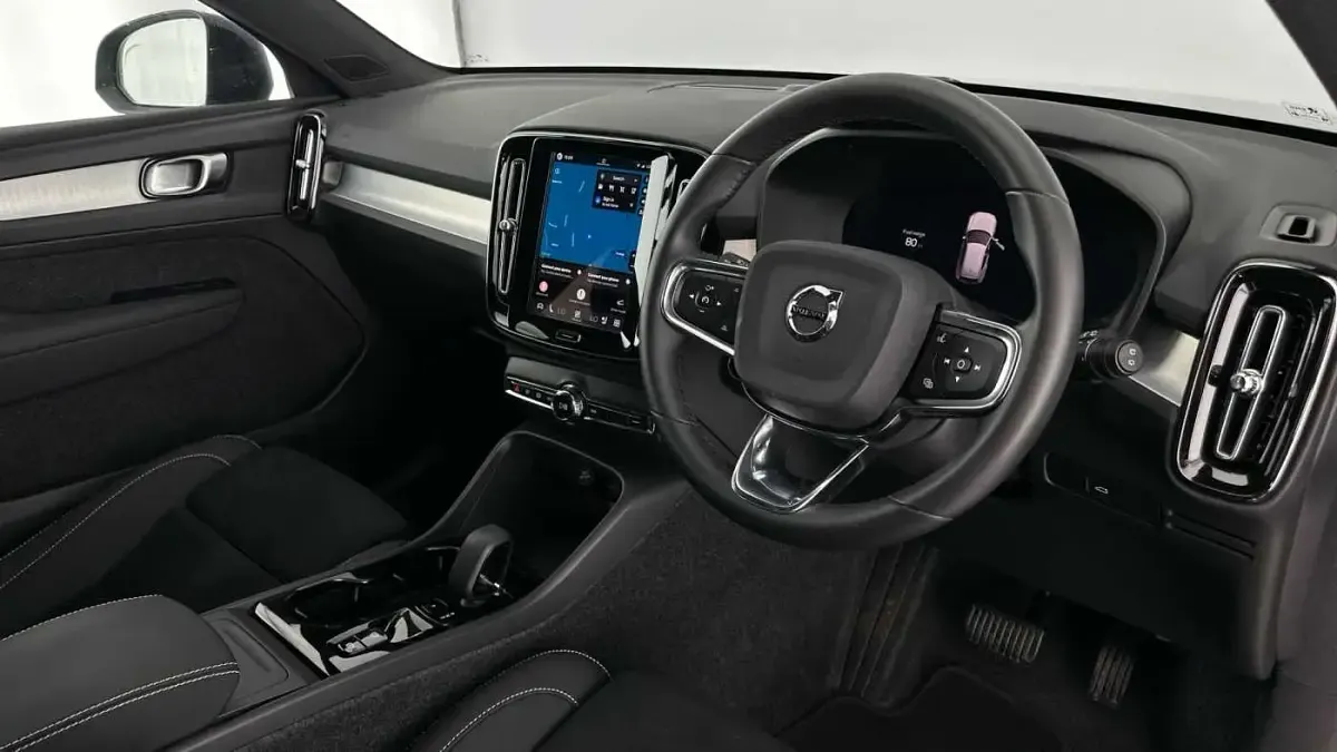 Used Volvo XC40 Plus 197 HP (144 kW) 2025 Forest lake SUV