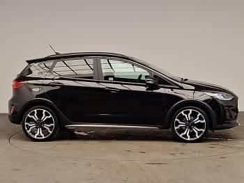 Begagnad Ford Fiesta Active X 125 HK (91 kW) 2023 Svart Halvkombi
