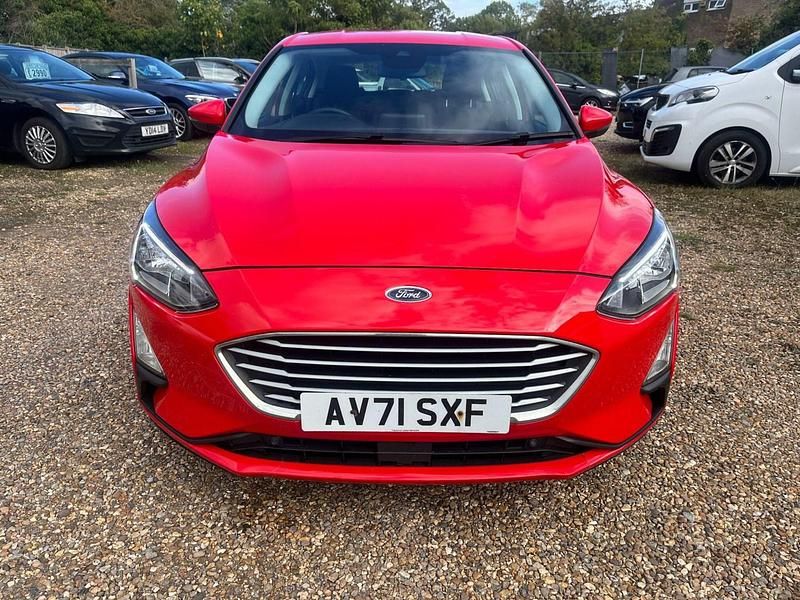 Used Ford Focus Zetec 125 HP (91 kW) 2021 Red Hatchback