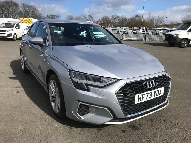 Begagnad Audi A3 Sport 2023 Silver Sedan