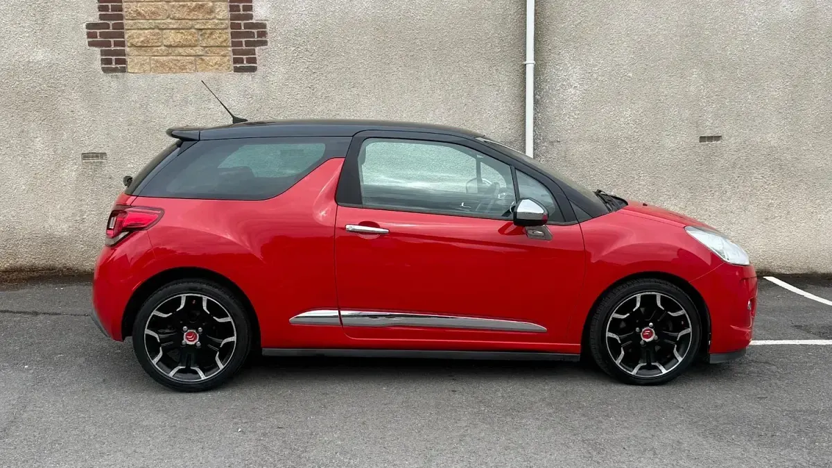 Used Citroën DS3 155 HP (114 kW) 2012 Red Hatchback