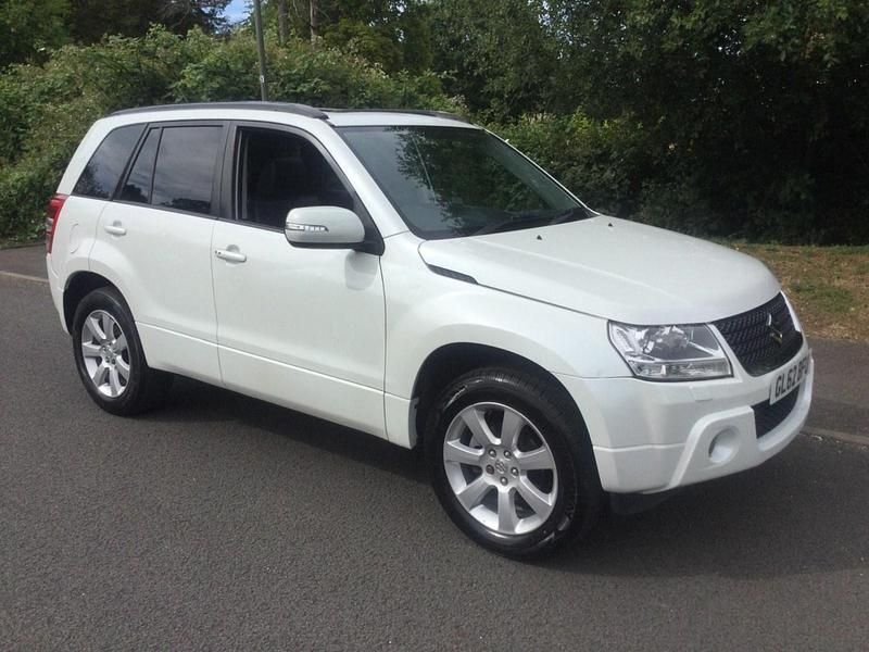 Used Suzuki Grand Vitara SZ5 169 HP (124 kW) 2013 White SUV
