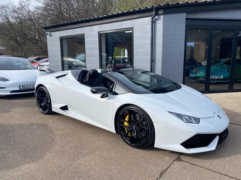 Used Lamborghini Huracán 610 HP (448 kW) 2016 White Coupe