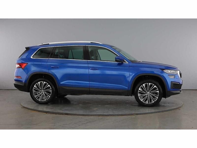 Used Skoda Kodiaq SE L Executive 150 HP (110 kW) 2023 Race blue metallic SUV