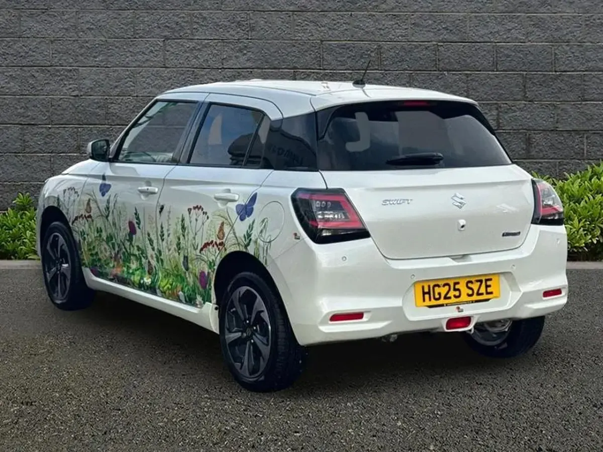 Used Suzuki Swift 82 HP (60 kW) 2025 White Hatchback