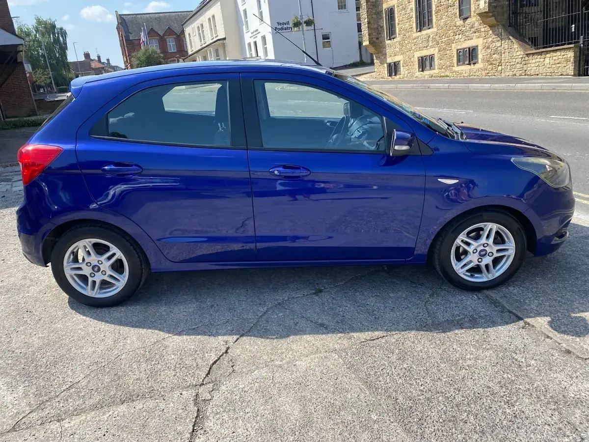 Used Ford Ka Plus Zetec 85 HP (62 kW) 2017 Blue Hatchback