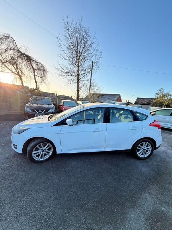 Used Ford Focus Zetec 2017 White Hatchback