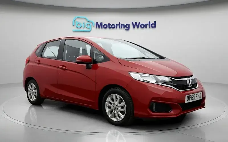 Used Honda Jazz SE 102 HP (75 kW) 2019 Red Hatchback