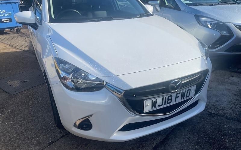 Used Mazda 2 Edition 90 HP (66 kW) 2017 White Hatchback