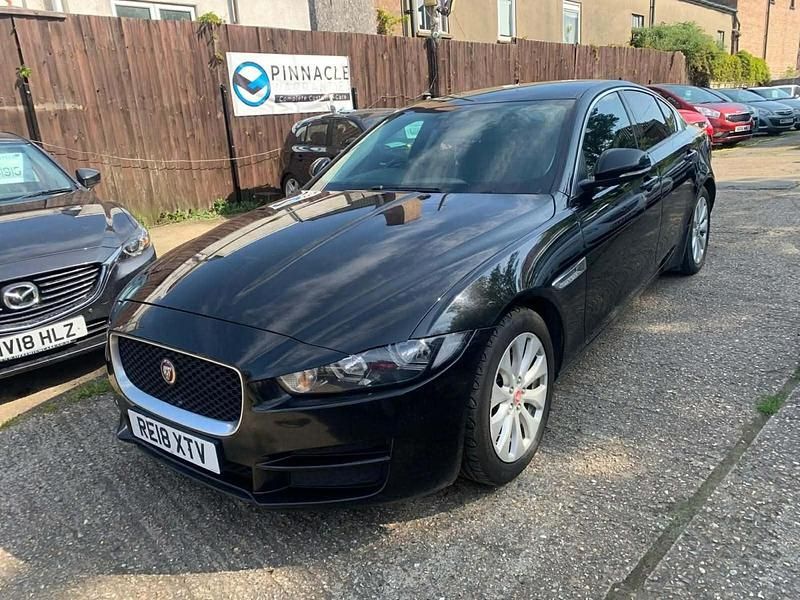 Usado Jaguar XE SE 2018 Preto Sedan