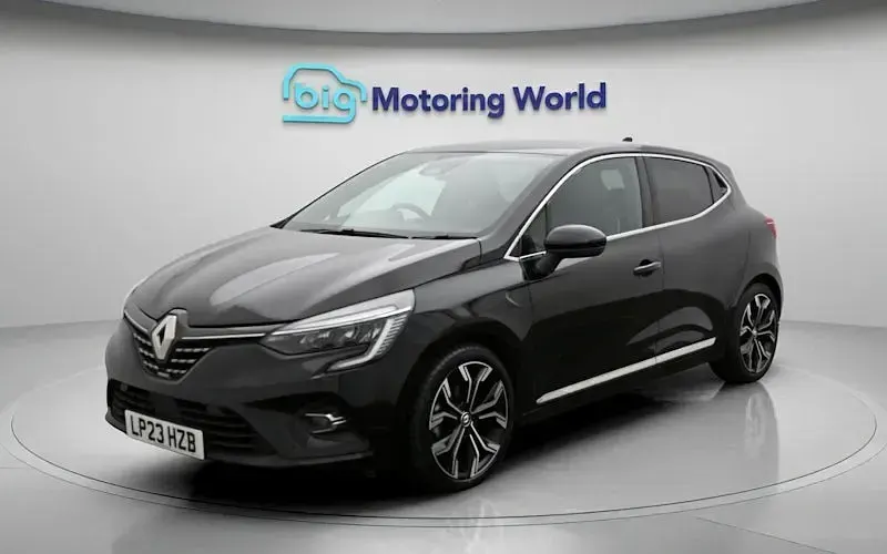 Used Renault Clio Techno 145 HP (106 kW) 2023 Black Hatchback