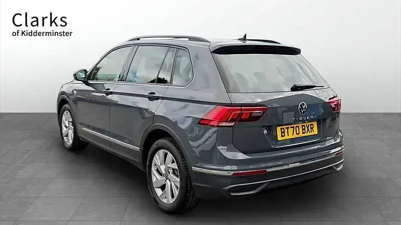 Usado VW Tiguan S 150 HP (110 kW) 2021 Cinzento SUV