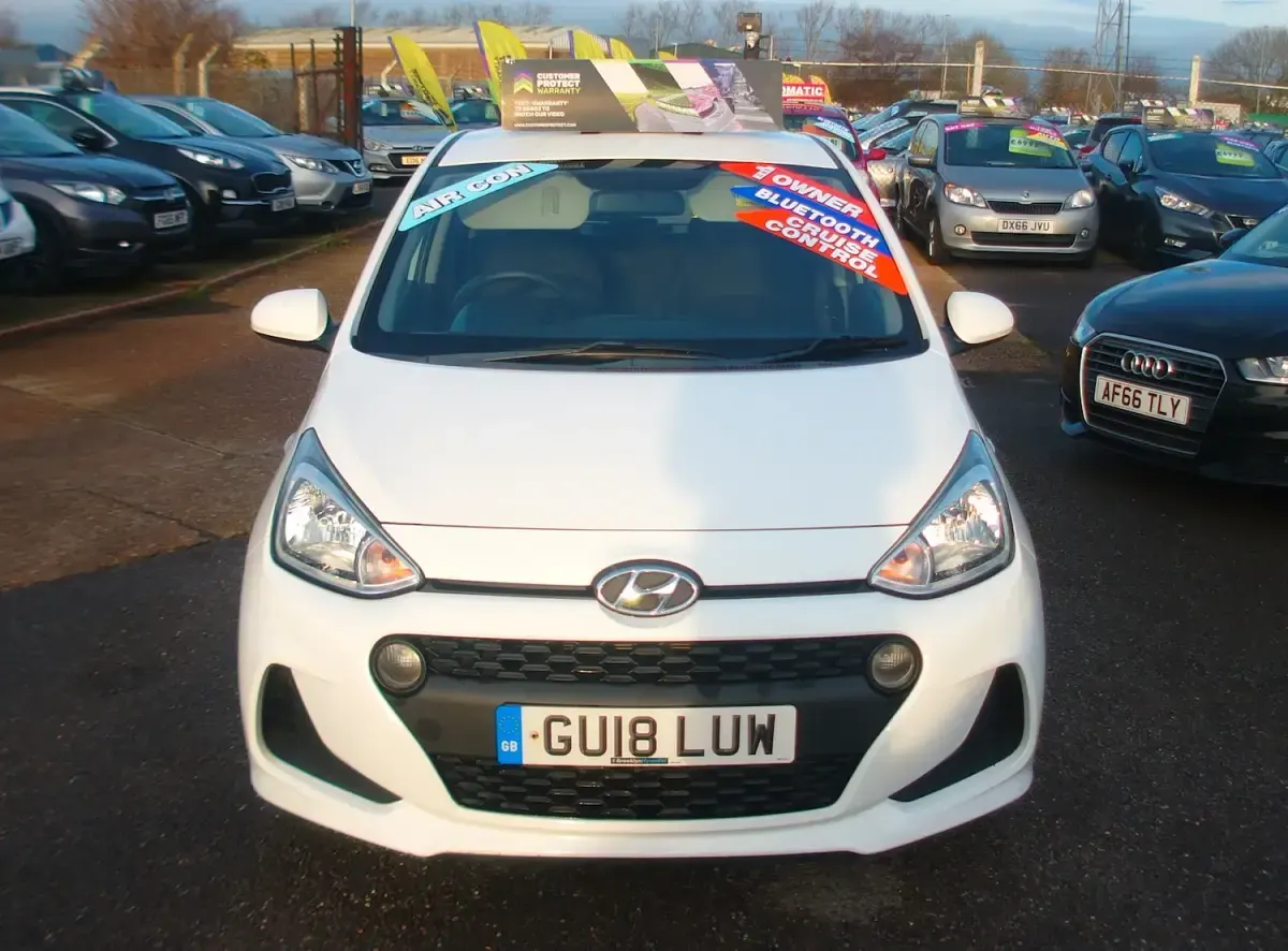 Used Hyundai i10 SE 67 HP (49 kW) 2018 White Hatchback