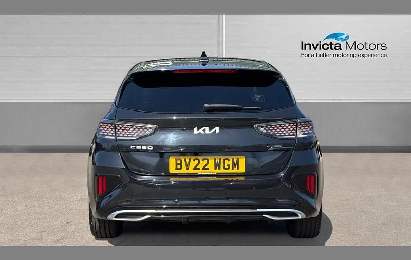 Usado Kia Ceed GT-Line 158 HP (116 kW) 2022 Preto Citadino
