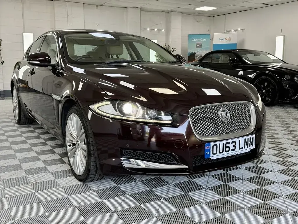 Used Jaguar XF Premium Luxury 240 HP (176 kW) 2013 Red Sedan