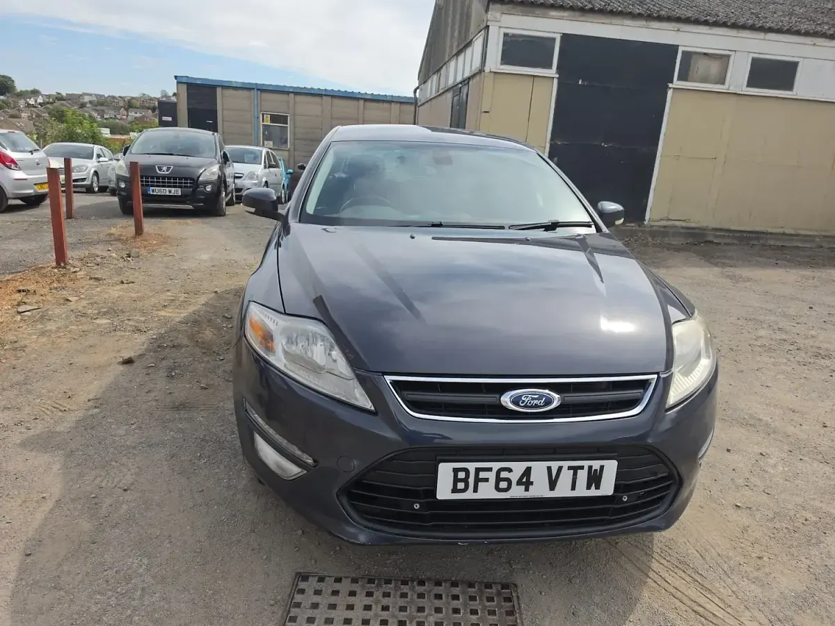 Used Ford Mondeo Business Edition 140 HP (102 kW) 2014 Grey Hatchback