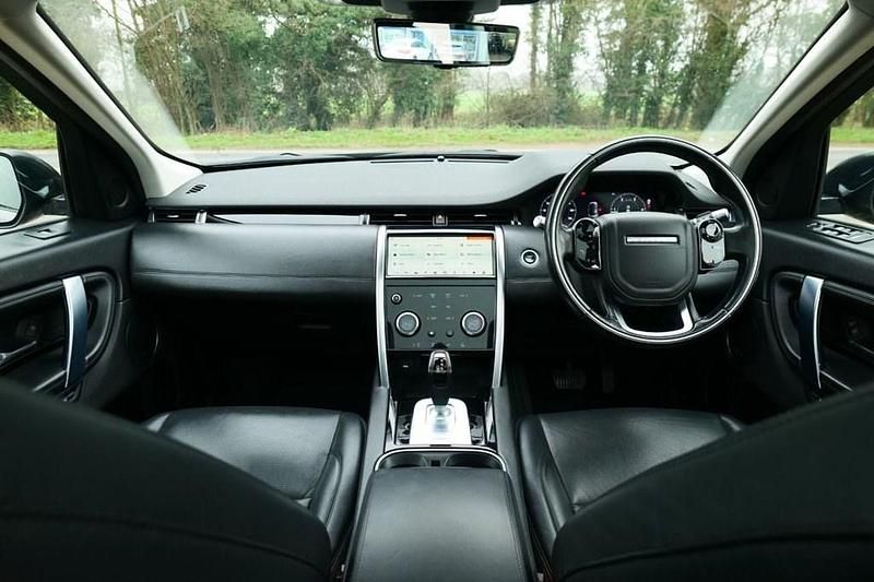 Used Land Rover Discovery Sport HSE 180 HP (132 kW) 2019 Silver SUV