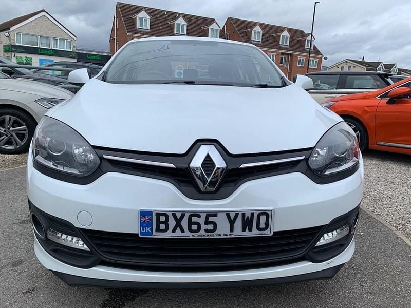 Used Renault Mégane IV Expression+ 110 HP (80 kW) 2016 White Hatchback