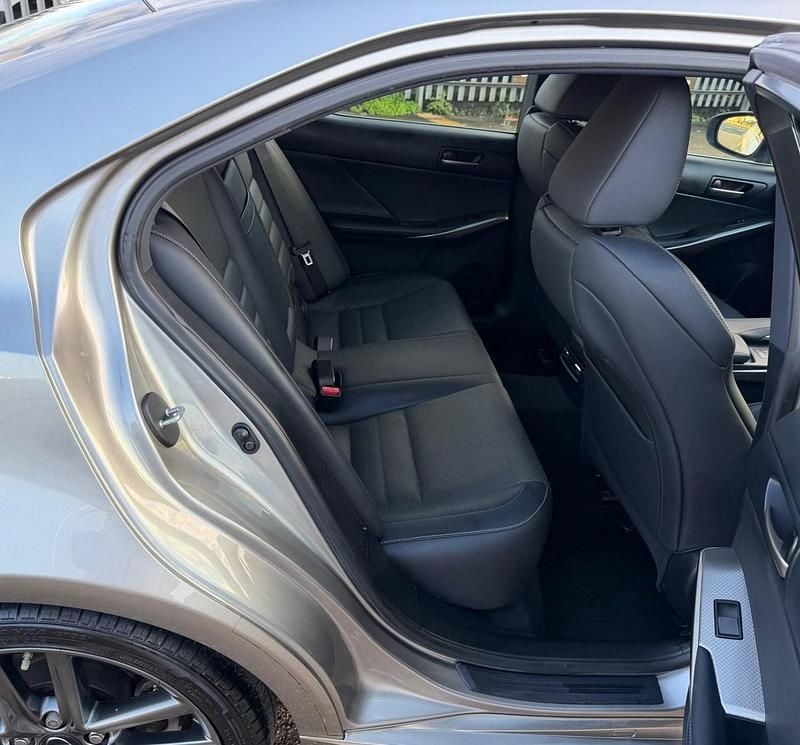 Used Lexus IS300h Sport Line 223 HP (164 kW) 2017 Silver Sedan