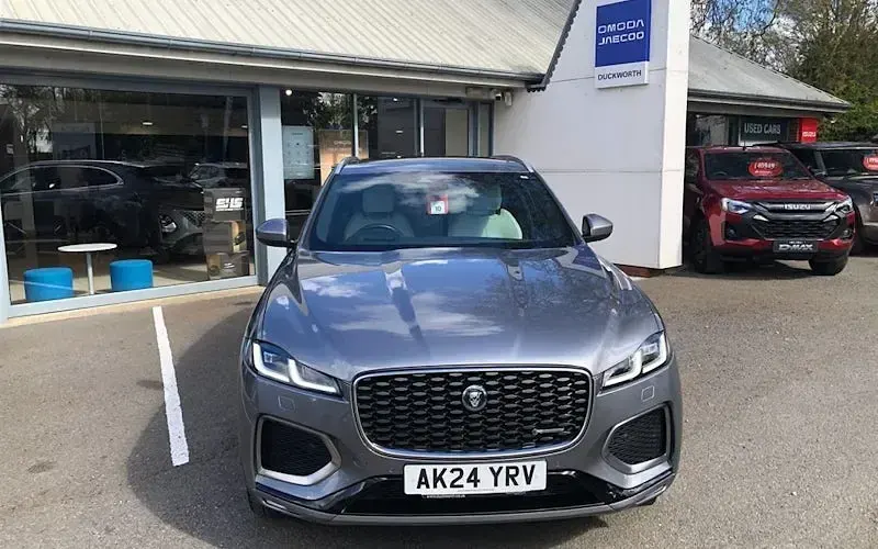 Used Jaguar F-Pace R-Dynamic 300 HP (220 kW) 2024 SUV